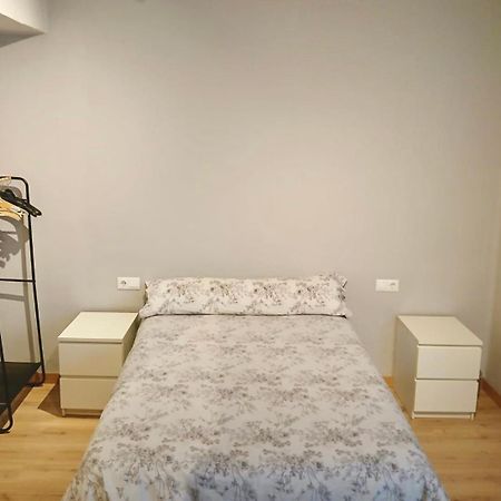 פונפרדה Segundo Antolin Yellow Door מראה חיצוני תמונה