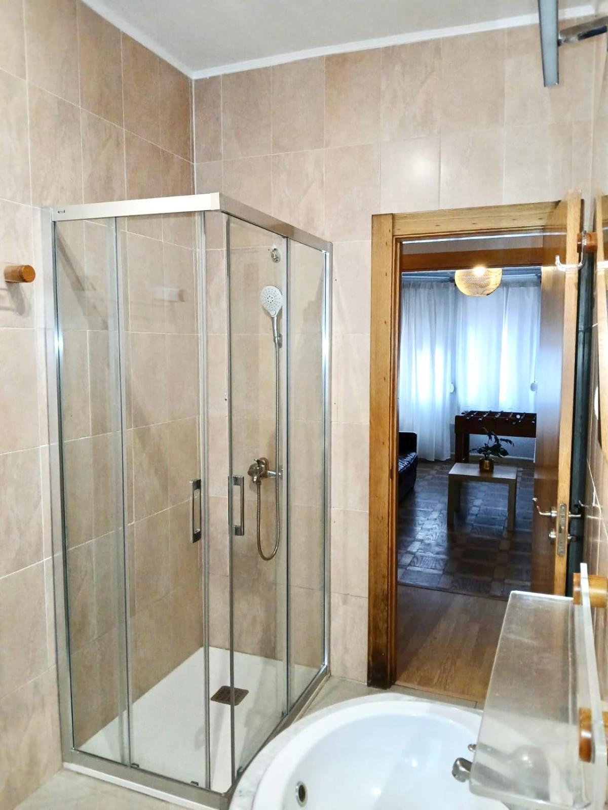 פונפרדה Segundo Antolin Yellow Door מראה חיצוני תמונה