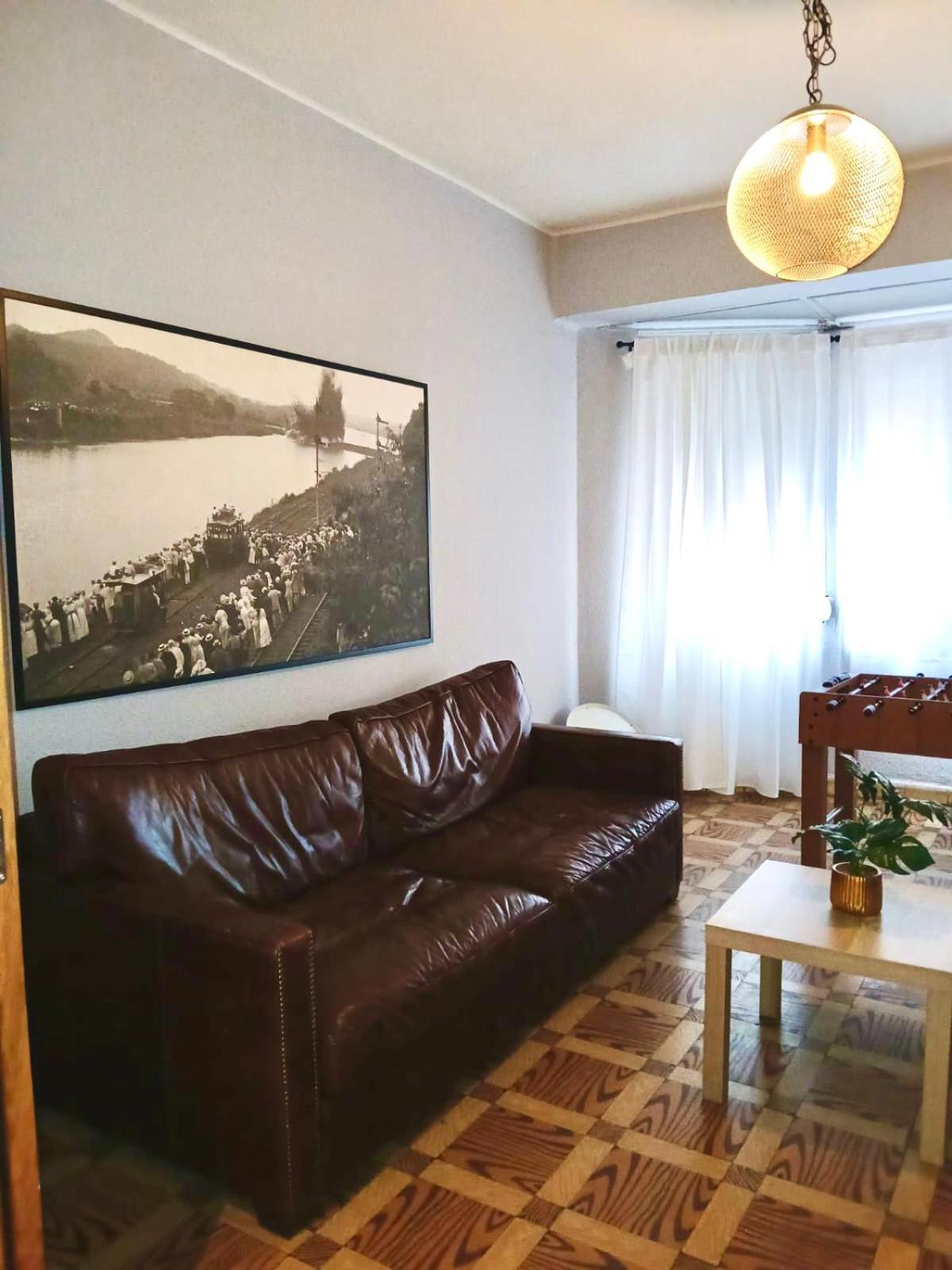 פונפרדה Segundo Antolin Yellow Door מראה חיצוני תמונה